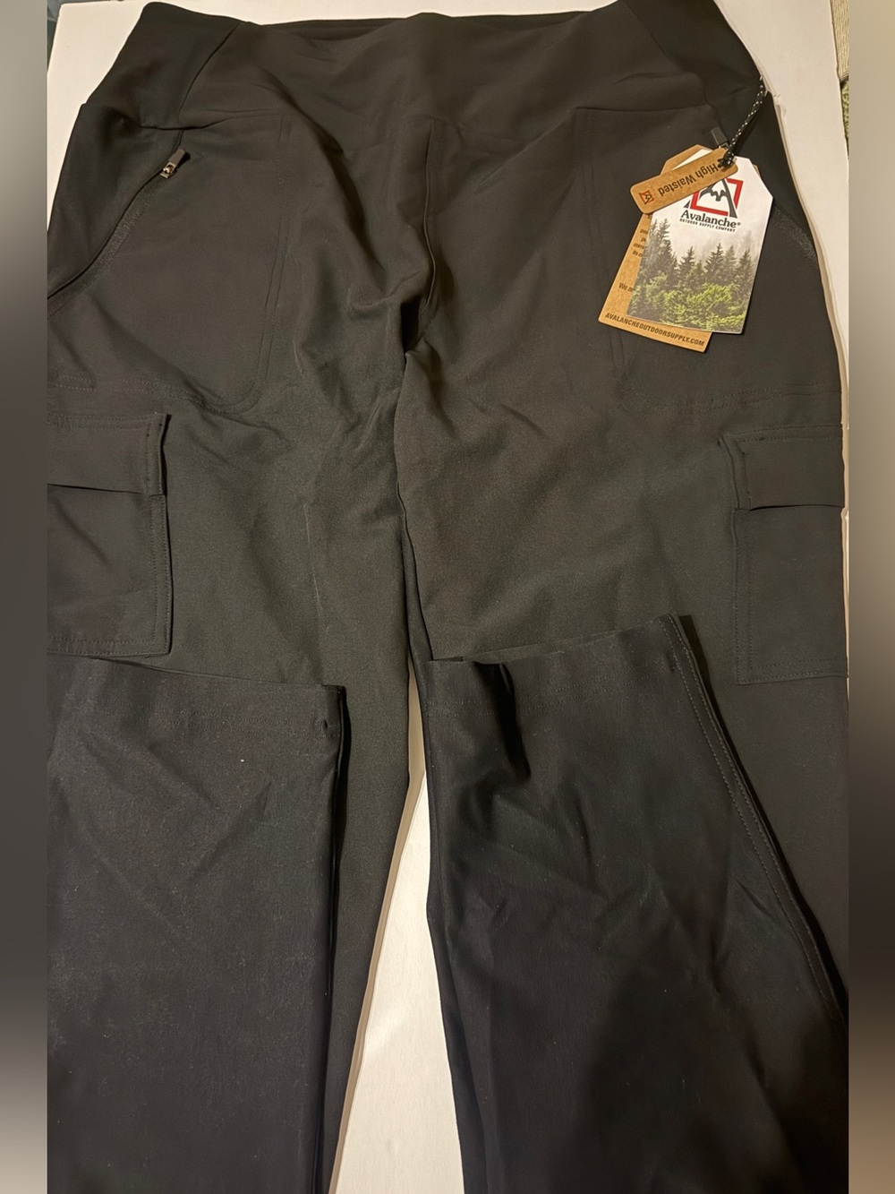 NWT Avalanche Outdoor Supply High Waisted Cargo Pants Black M